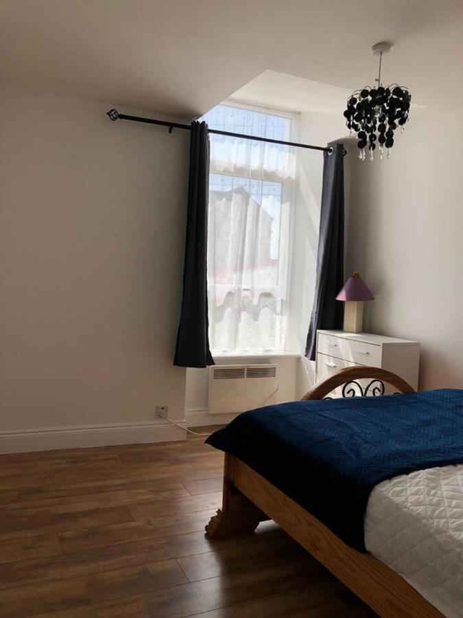 Beautiful 1-Bed Apartment In Cork Kültér fotó