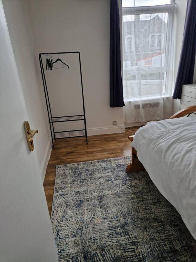 Beautiful 1-Bed Apartment In Cork Kültér fotó